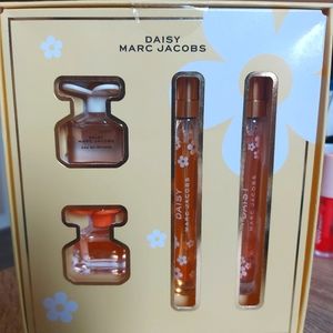 Marc Jacobs daisy set